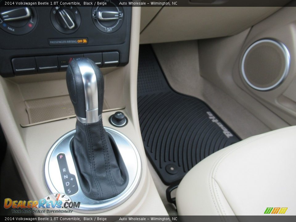 2014 Volkswagen Beetle 1.8T Convertible Black / Beige Photo #19
