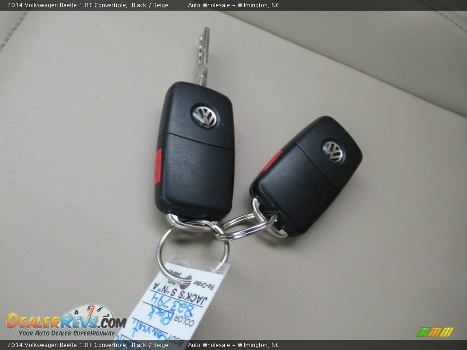 2014 Volkswagen Beetle 1.8T Convertible Black / Beige Photo #20