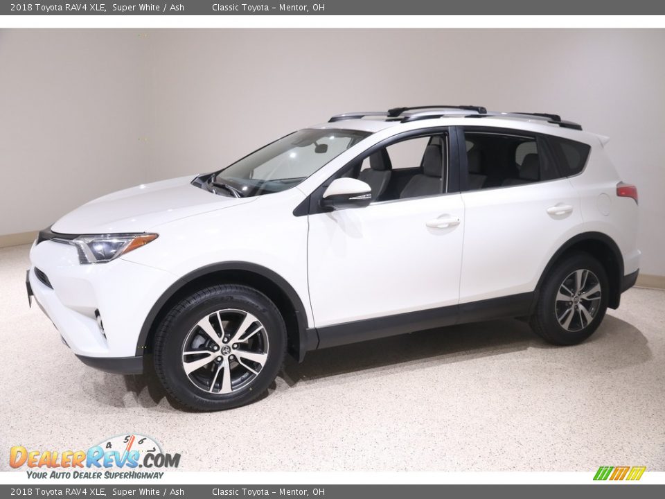 2018 Toyota RAV4 XLE Super White / Ash Photo #3