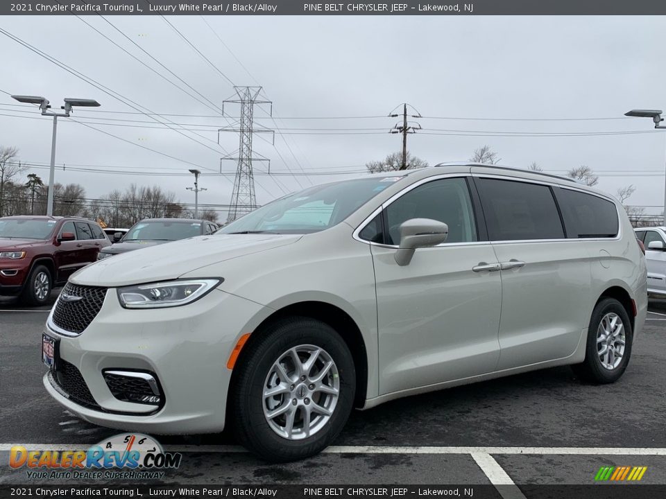 2021 Chrysler Pacifica Touring L Luxury White Pearl / Black/Alloy Photo #1