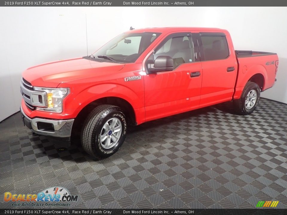 2019 Ford F150 XLT SuperCrew 4x4 Race Red / Earth Gray Photo #10