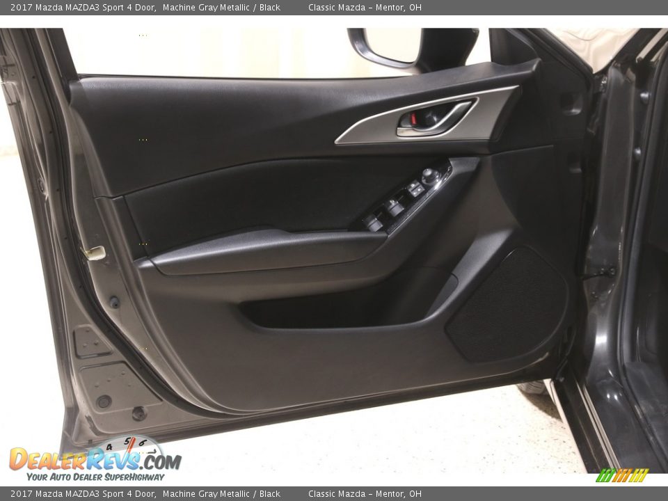 2017 Mazda MAZDA3 Sport 4 Door Machine Gray Metallic / Black Photo #4
