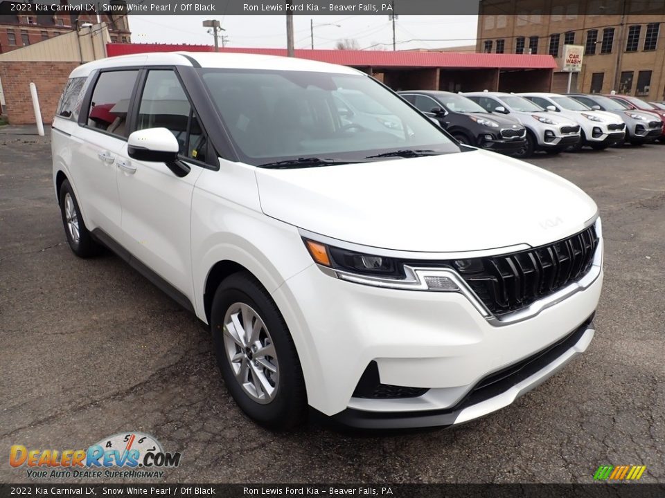 Front 3/4 View of 2022 Kia Carnival LX Photo #3