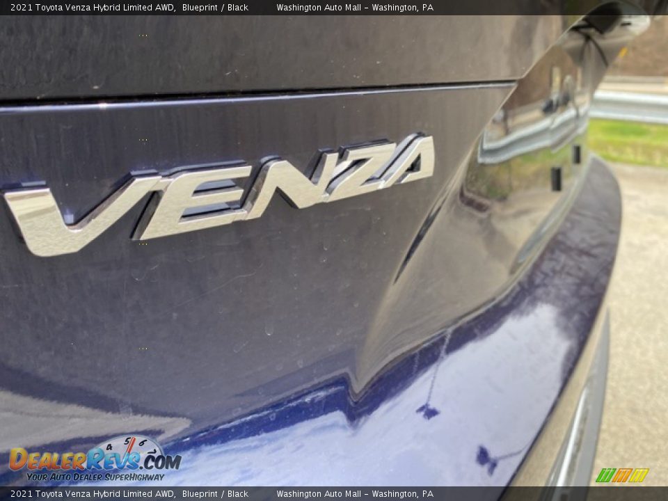 2021 Toyota Venza Hybrid Limited AWD Blueprint / Black Photo #24