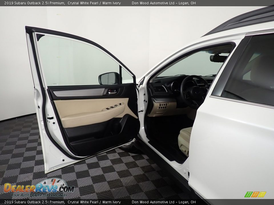 2019 Subaru Outback 2.5i Premium Crystal White Pearl / Warm Ivory Photo #31