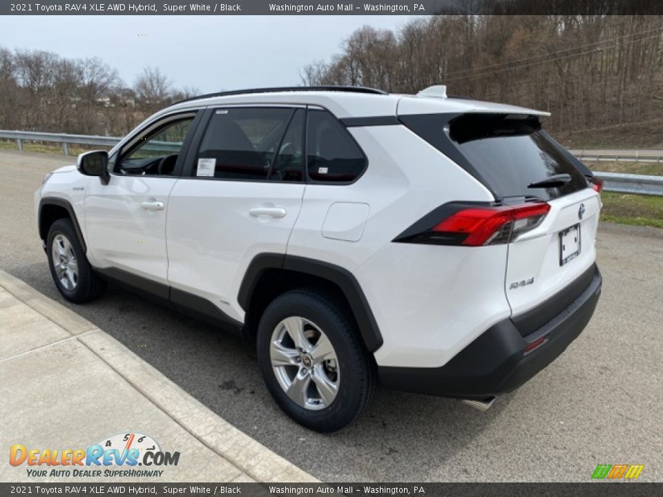 2021 Toyota RAV4 XLE AWD Hybrid Super White / Black Photo #2