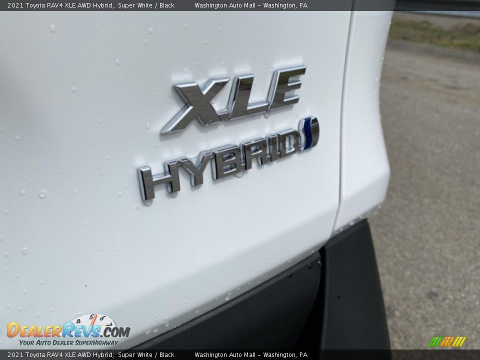 2021 Toyota RAV4 XLE AWD Hybrid Super White / Black Photo #23