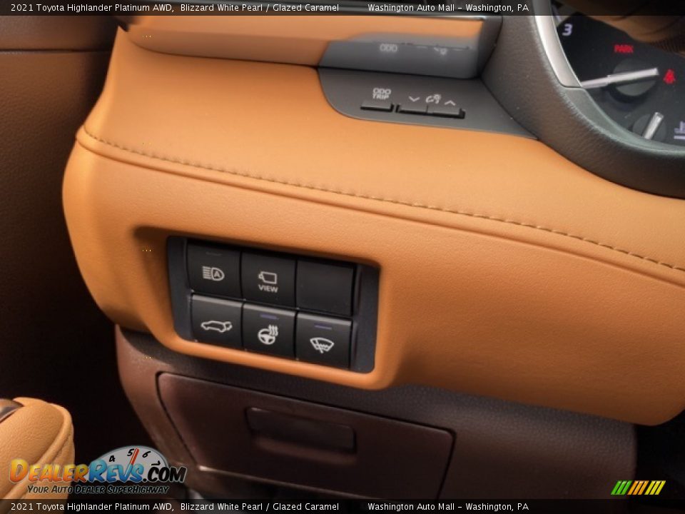 Controls of 2021 Toyota Highlander Platinum AWD Photo #22