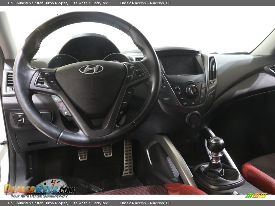 Dashboard of 2015 Hyundai Veloster Turbo R-Spec Photo #6