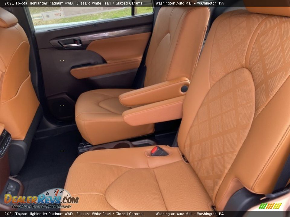 Rear Seat of 2021 Toyota Highlander Platinum AWD Photo #32