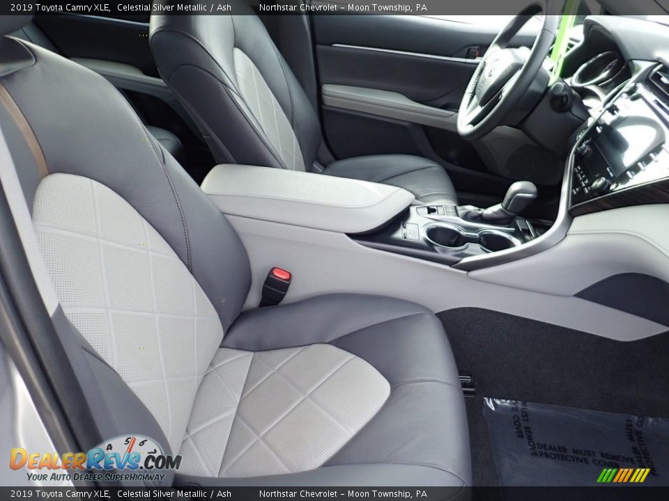 2019 Toyota Camry XLE Celestial Silver Metallic / Ash Photo #15