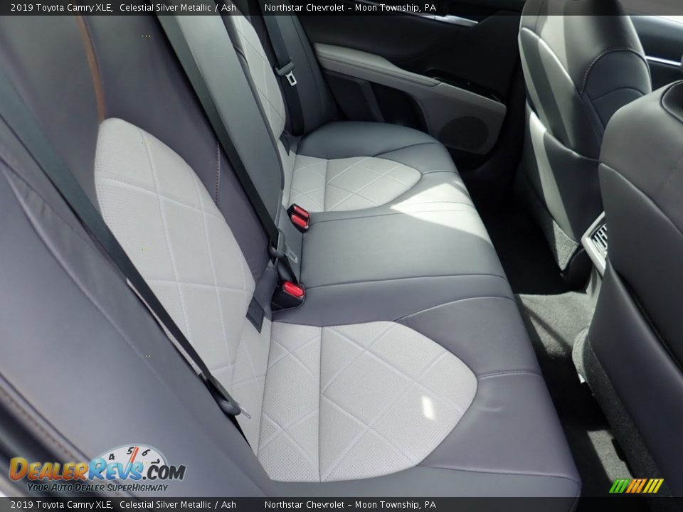 2019 Toyota Camry XLE Celestial Silver Metallic / Ash Photo #19