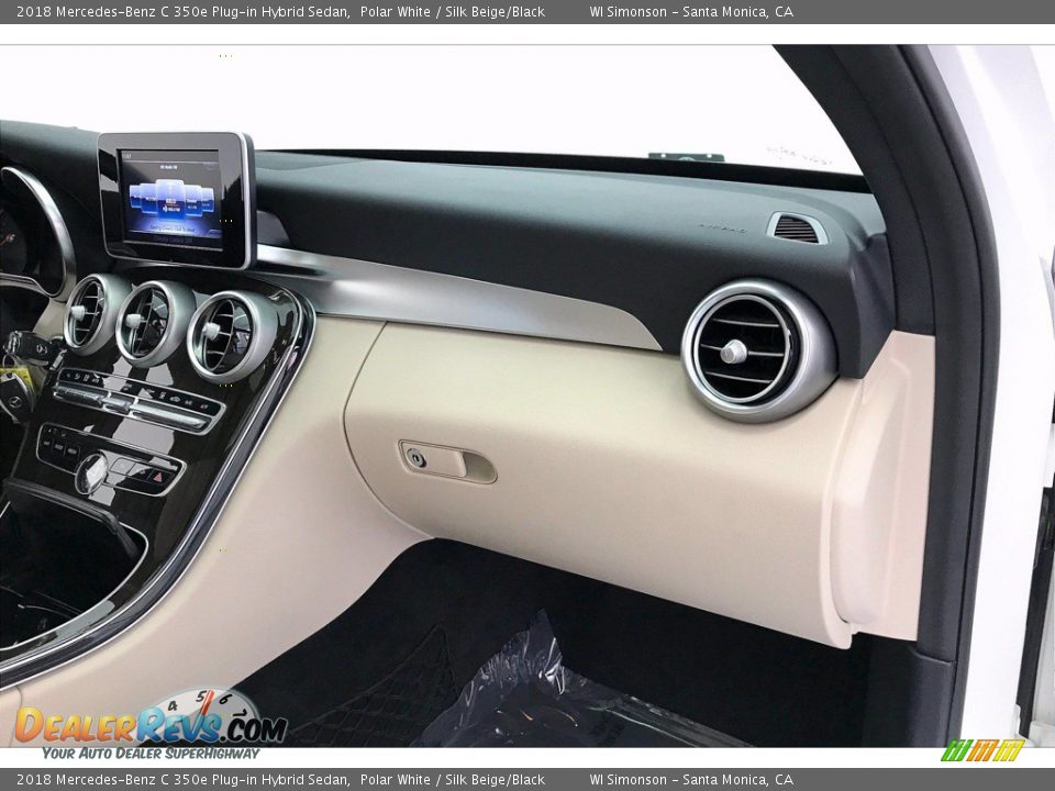 2018 Mercedes-Benz C 350e Plug-in Hybrid Sedan Polar White / Silk Beige/Black Photo #16