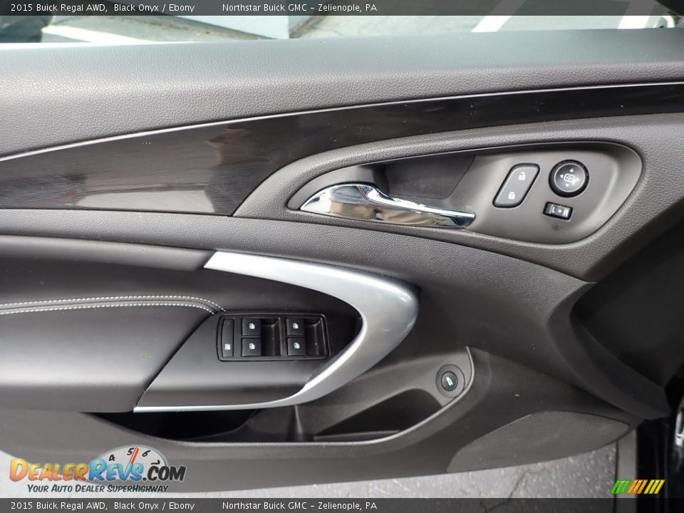Door Panel of 2015 Buick Regal AWD Photo #20