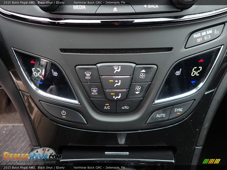 Controls of 2015 Buick Regal AWD Photo #24