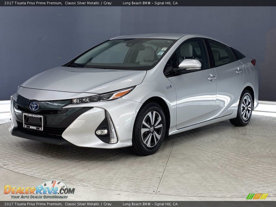 Front 3/4 View of 2017 Toyota Prius Prime Premium Photo #3