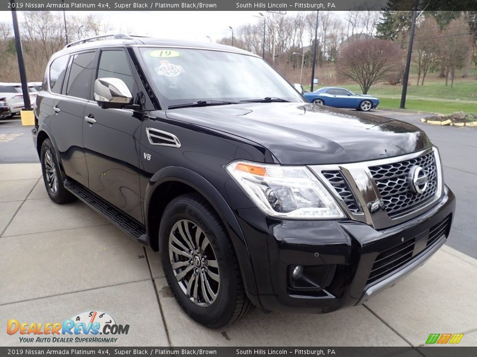 Front 3/4 View of 2019 Nissan Armada Platinum 4x4 Photo #8