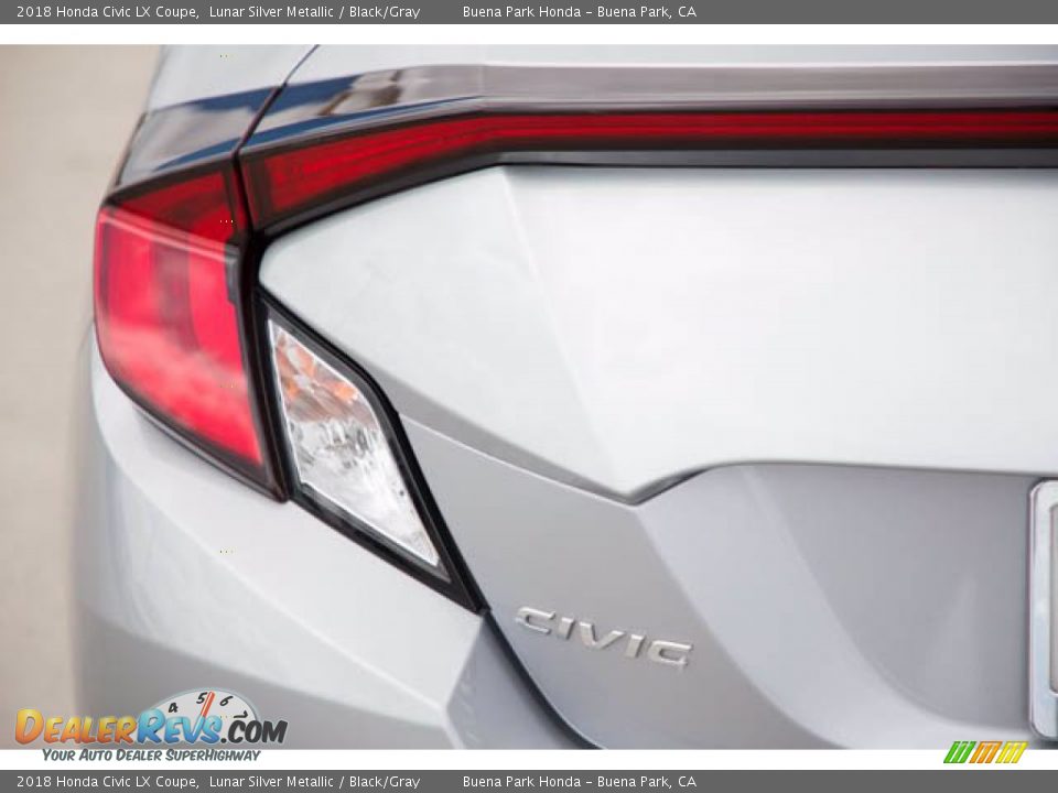 2018 Honda Civic LX Coupe Lunar Silver Metallic / Black/Gray Photo #12