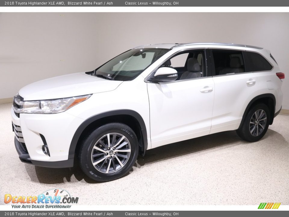 2018 Toyota Highlander XLE AWD Blizzard White Pearl / Ash Photo #3