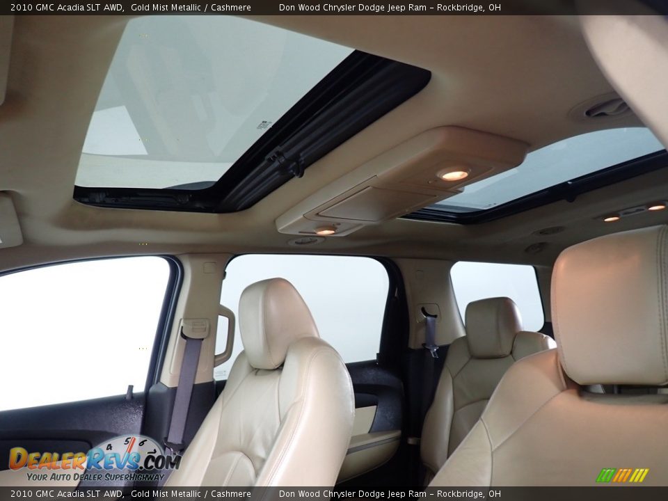 2010 GMC Acadia SLT AWD Gold Mist Metallic / Cashmere Photo #2