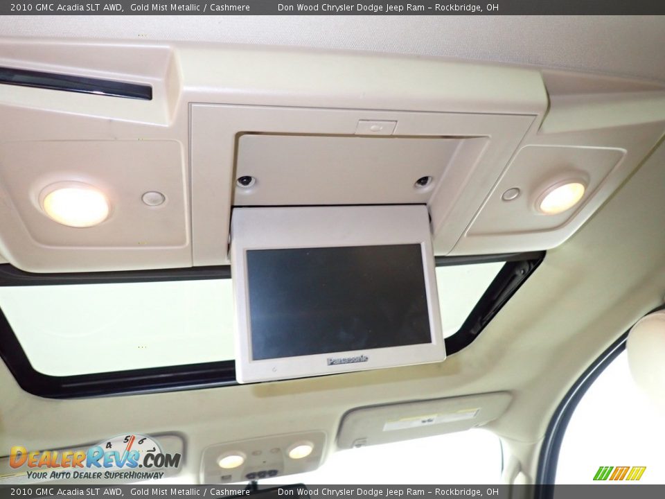2010 GMC Acadia SLT AWD Gold Mist Metallic / Cashmere Photo #3