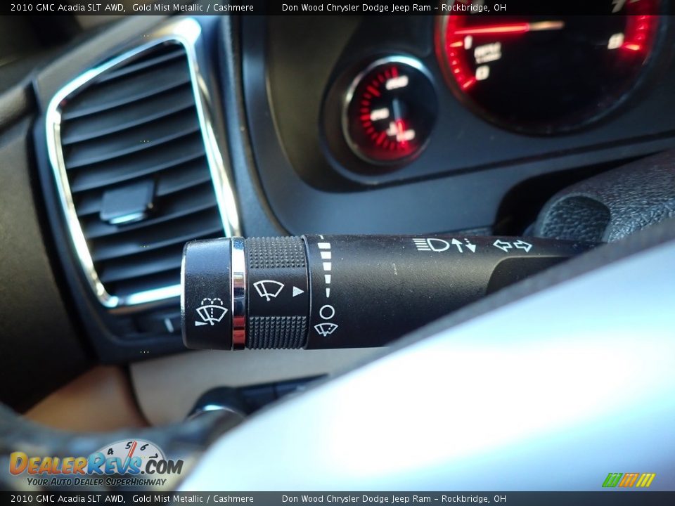 2010 GMC Acadia SLT AWD Gold Mist Metallic / Cashmere Photo #29