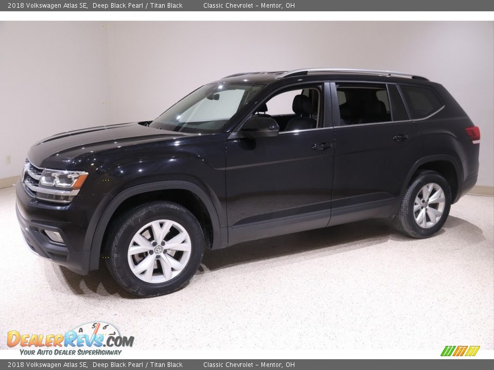 2018 Volkswagen Atlas SE Deep Black Pearl / Titan Black Photo #3