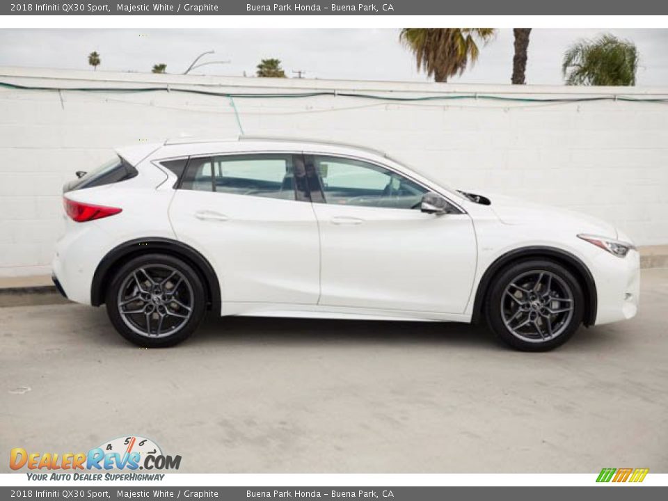 2018 Infiniti QX30 Sport Majestic White / Graphite Photo #12