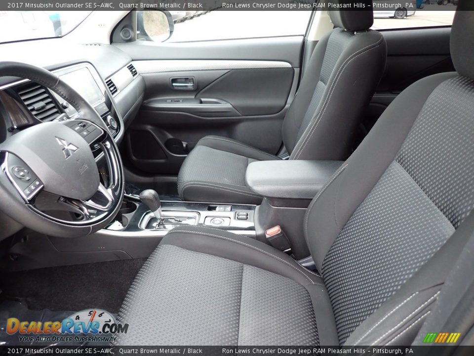 Front Seat of 2017 Mitsubishi Outlander SE S-AWC Photo #11