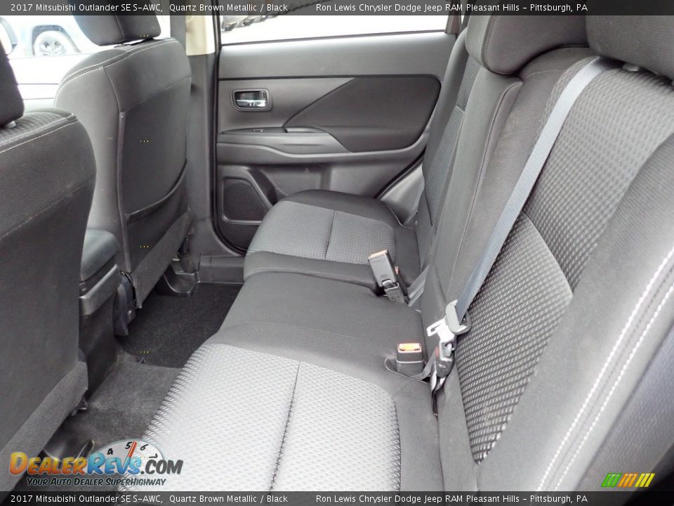 Rear Seat of 2017 Mitsubishi Outlander SE S-AWC Photo #12