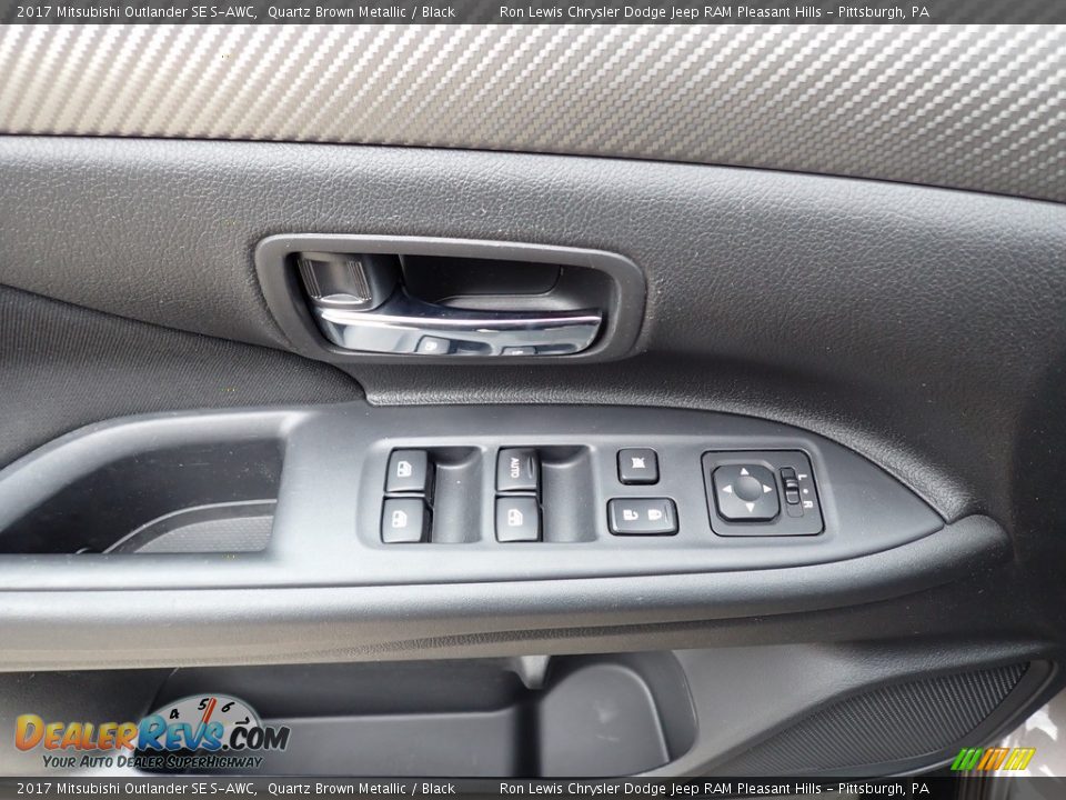 Door Panel of 2017 Mitsubishi Outlander SE S-AWC Photo #14