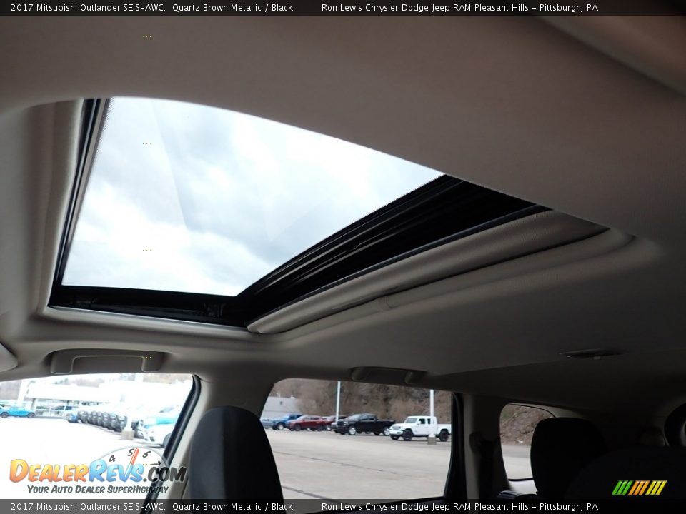 Sunroof of 2017 Mitsubishi Outlander SE S-AWC Photo #16