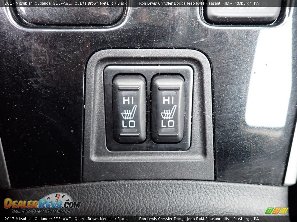 Controls of 2017 Mitsubishi Outlander SE S-AWC Photo #17
