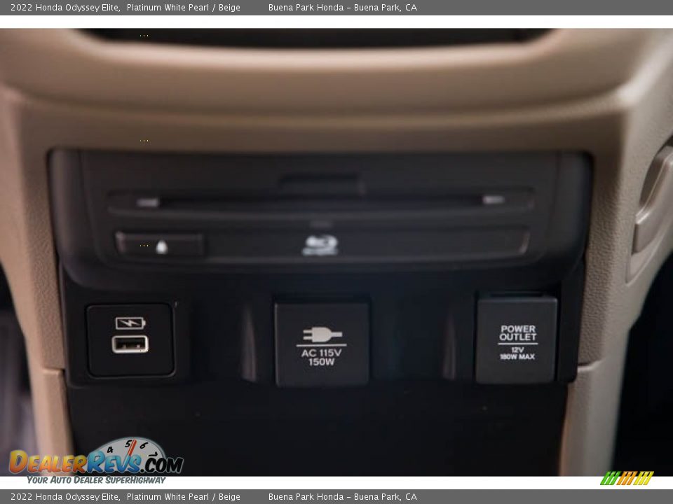 2022 Honda Odyssey Elite Platinum White Pearl / Beige Photo #21
