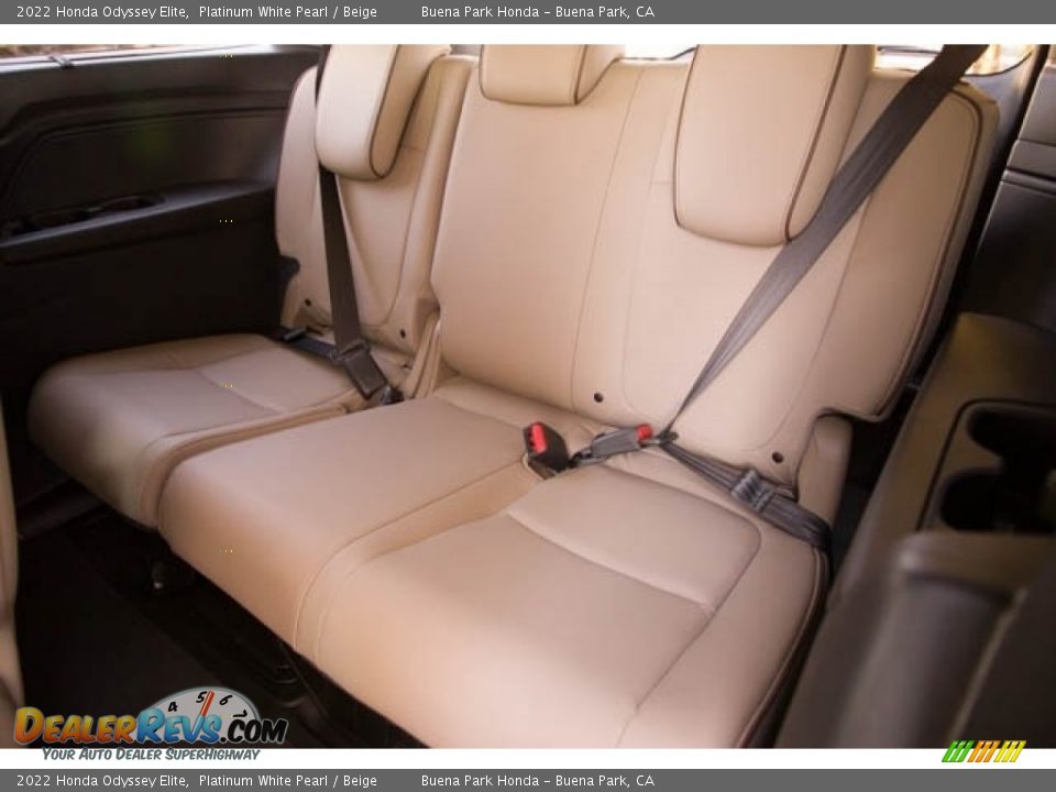 2022 Honda Odyssey Elite Platinum White Pearl / Beige Photo #27