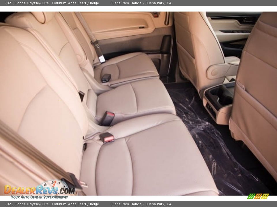 2022 Honda Odyssey Elite Platinum White Pearl / Beige Photo #30