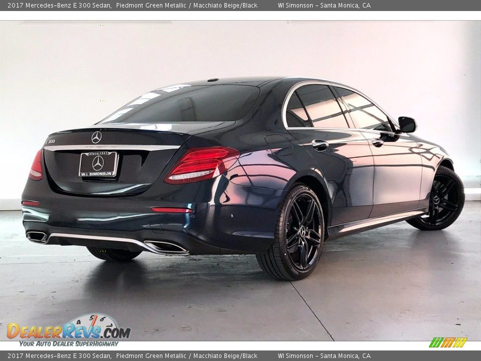 2017 Mercedes-Benz E 300 Sedan Piedmont Green Metallic / Macchiato Beige/Black Photo #13