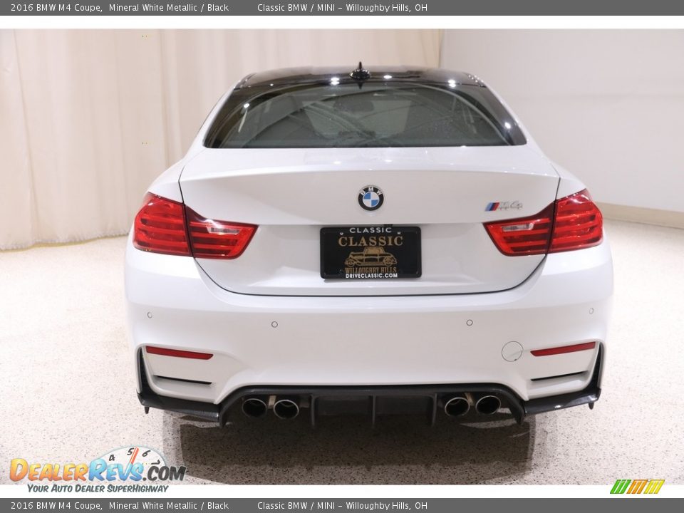 2016 BMW M4 Coupe Mineral White Metallic / Black Photo #22