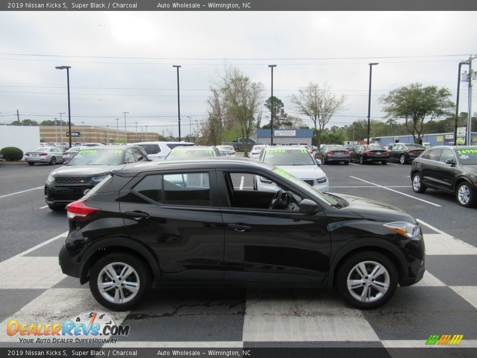 2019 Nissan Kicks S Super Black / Charcoal Photo #3