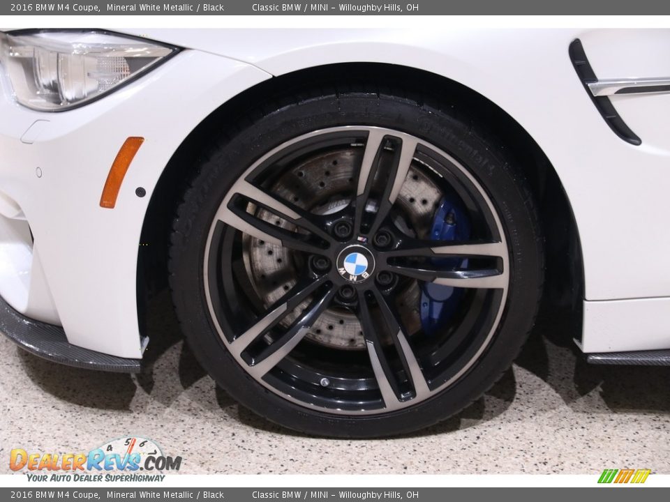 2016 BMW M4 Coupe Mineral White Metallic / Black Photo #24