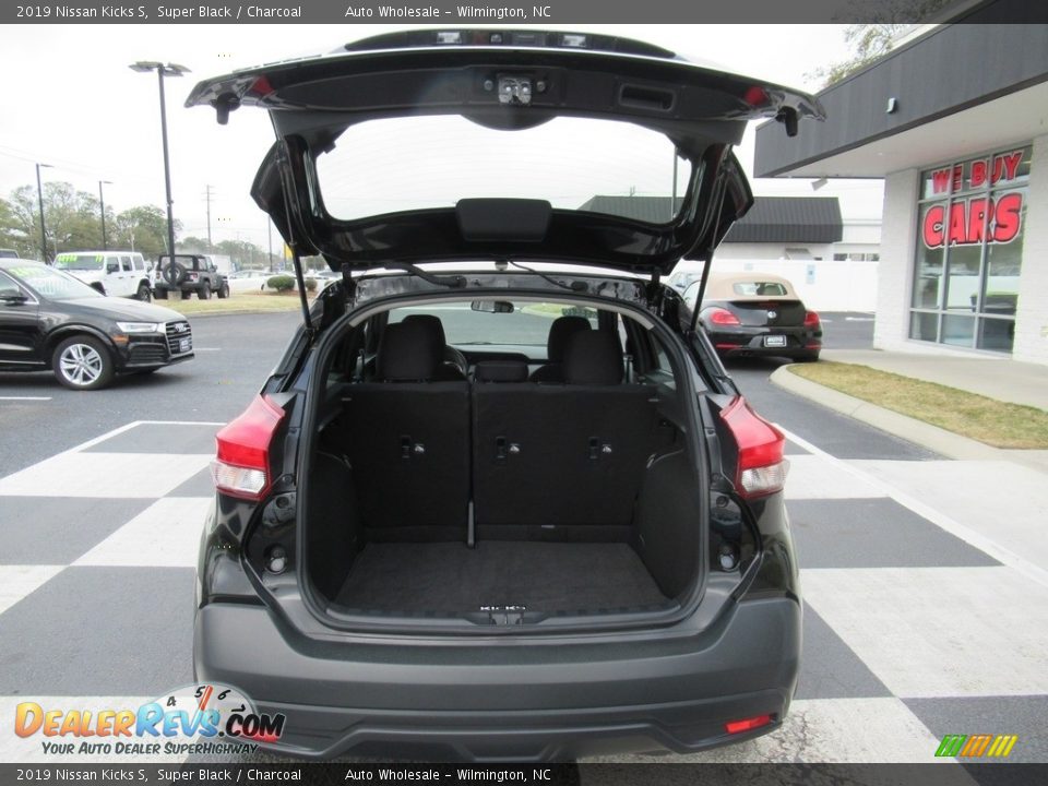 2019 Nissan Kicks S Super Black / Charcoal Photo #5