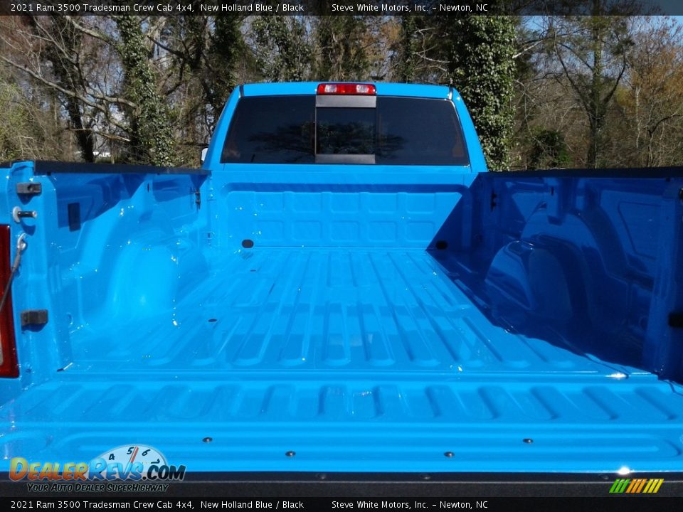 2021 Ram 3500 Tradesman Crew Cab 4x4 New Holland Blue / Black Photo #8