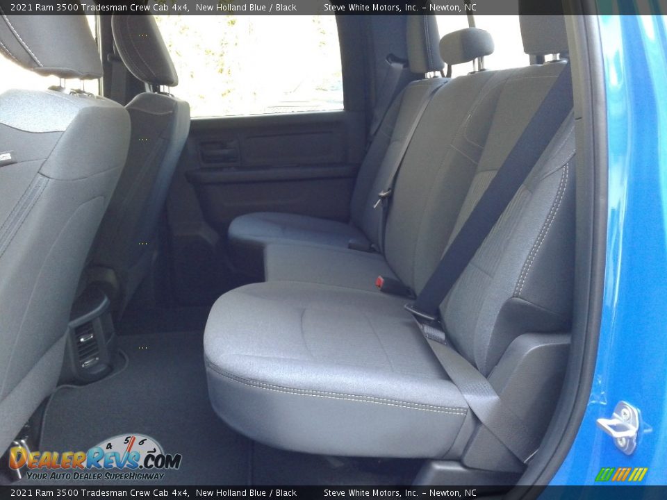 2021 Ram 3500 Tradesman Crew Cab 4x4 New Holland Blue / Black Photo #13