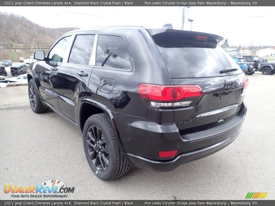 2021 Jeep Grand Cherokee Laredo 4x4 Diamond Black Crystal Pearl / Black Photo #3