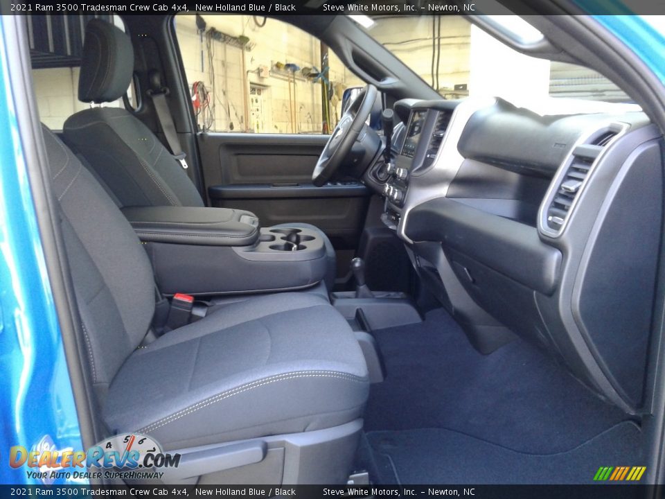 2021 Ram 3500 Tradesman Crew Cab 4x4 New Holland Blue / Black Photo #16