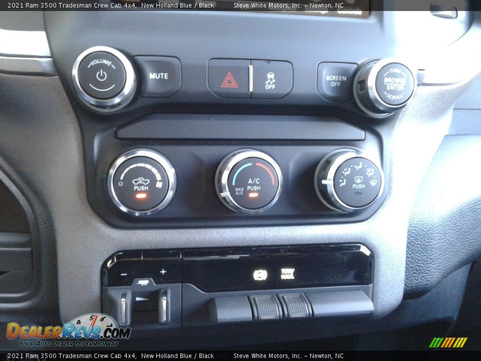 2021 Ram 3500 Tradesman Crew Cab 4x4 New Holland Blue / Black Photo #24