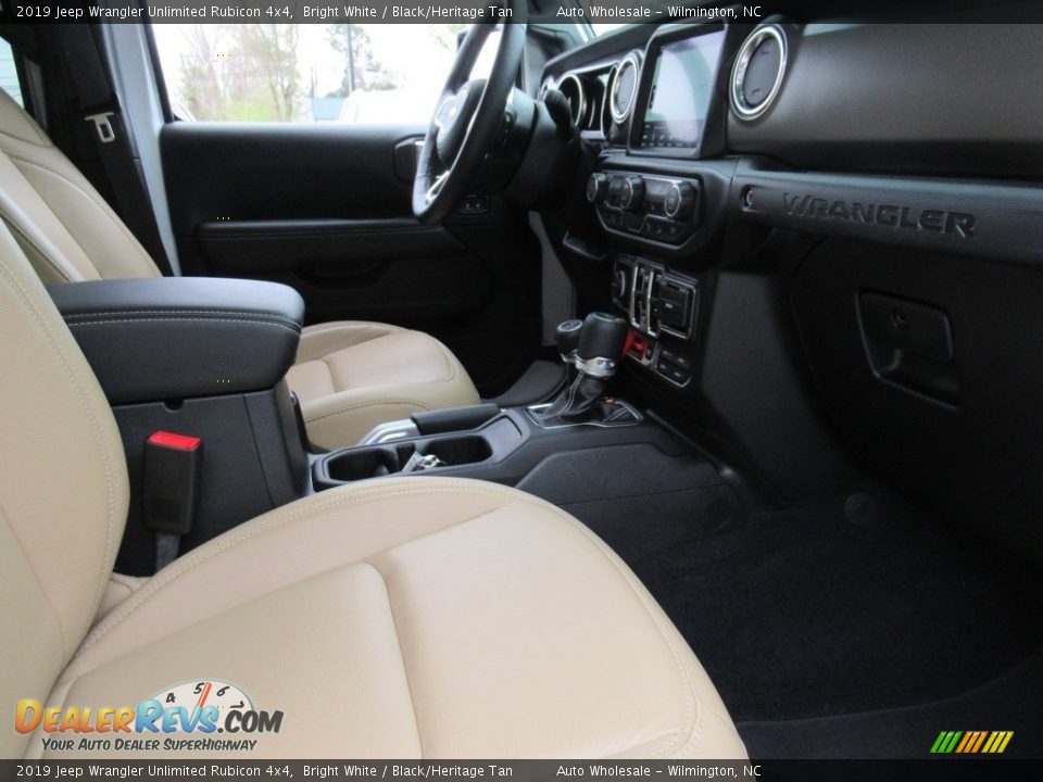 2019 Jeep Wrangler Unlimited Rubicon 4x4 Bright White / Black/Heritage Tan Photo #12