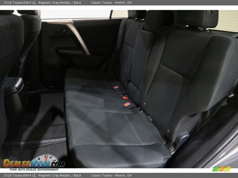 2018 Toyota RAV4 LE Magnetic Gray Metallic / Black Photo #15