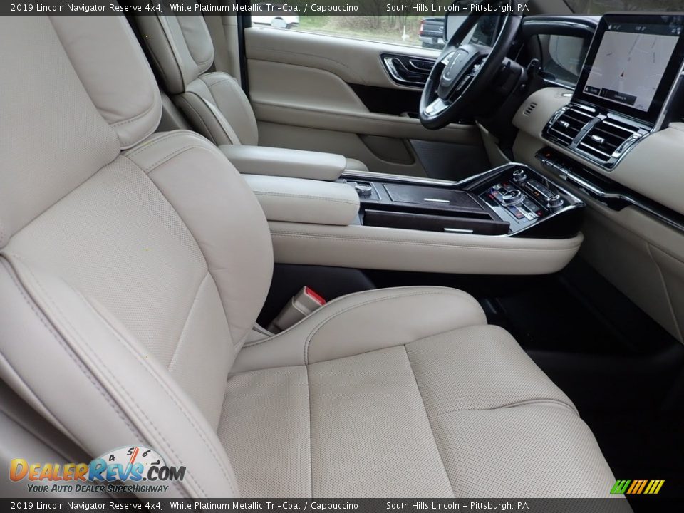 Front Seat of 2019 Lincoln Navigator Reserve 4x4 Photo #11