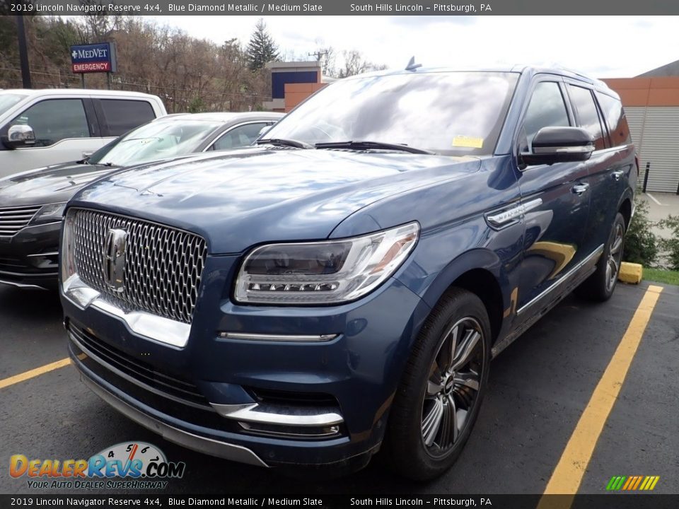 Front 3/4 View of 2019 Lincoln Navigator Reserve 4x4 Photo #1